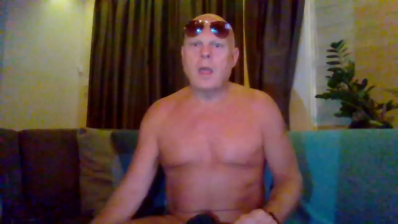 Offline super402 on Cam4