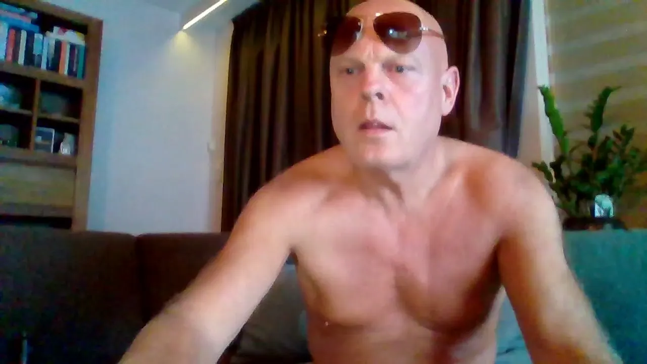 Offline super402 on Cam4