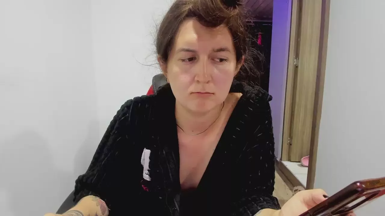 Offline sweet__suck69 on Cam4