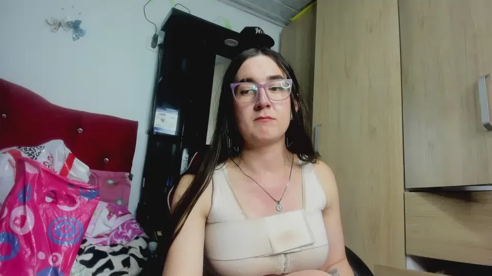 Offline sweet__suck69 on Cam4