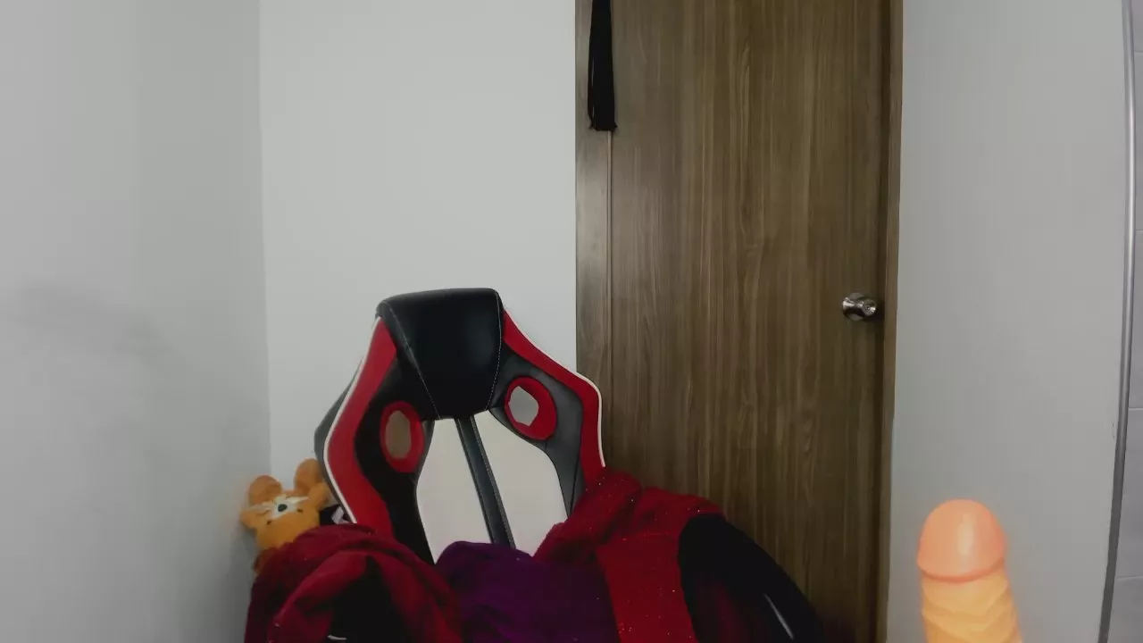 Offline sweet__suck69 on Cam4