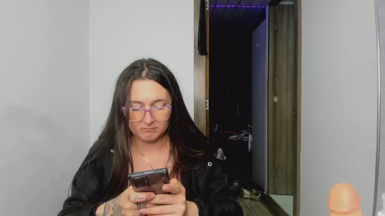 Offline sweet__suck69 on Cam4