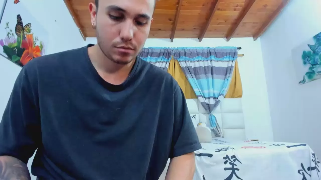 Offline sweetc0uple_ on Cam4