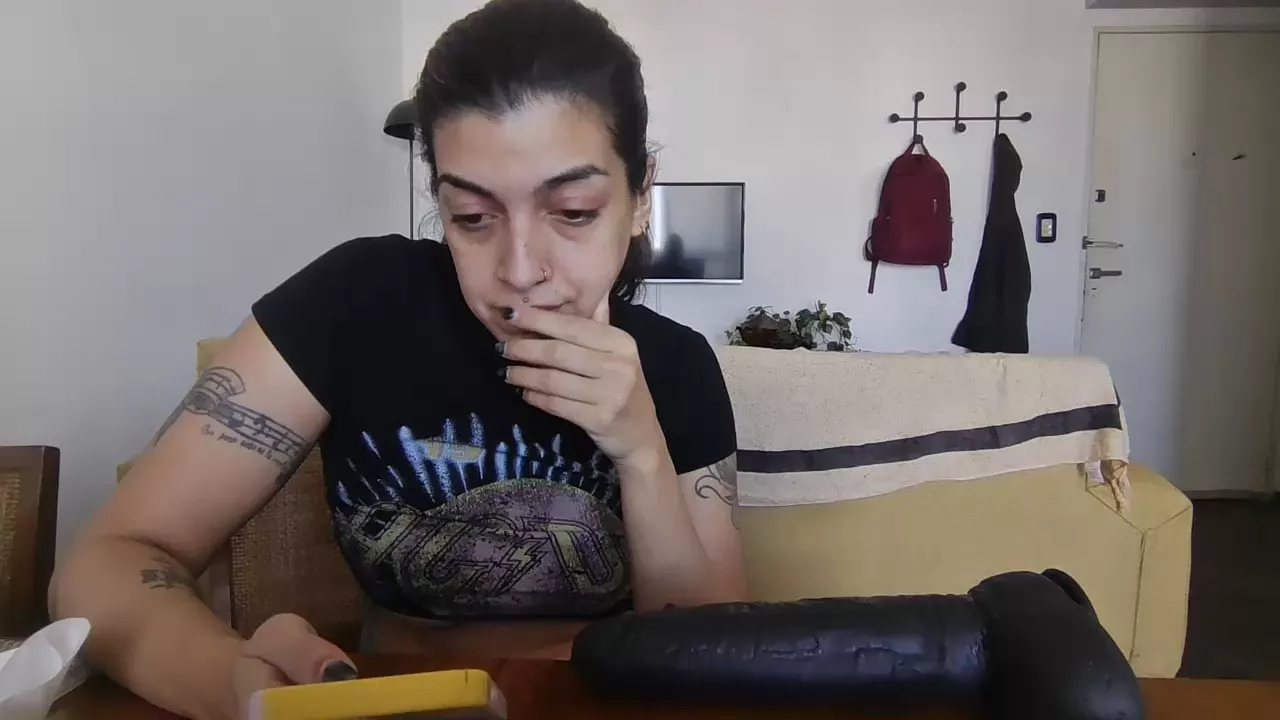 Offline sweetdevil31 on Cam4