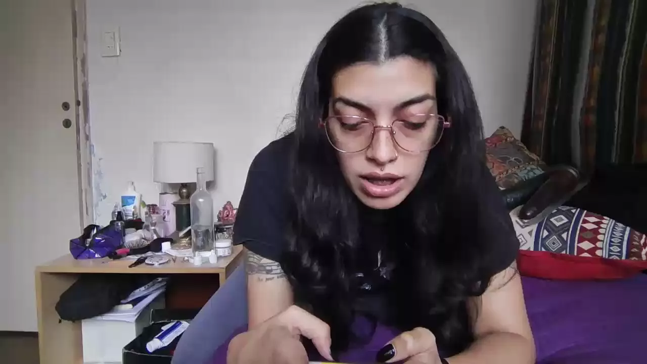 Offline sweetdevil31 on Cam4