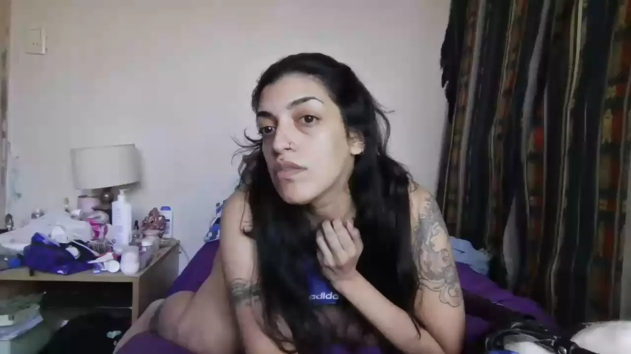 Offline sweetdevil31 on Cam4