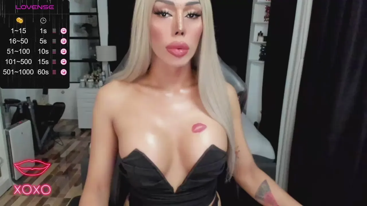 Offline SweetestCandice on Cam4