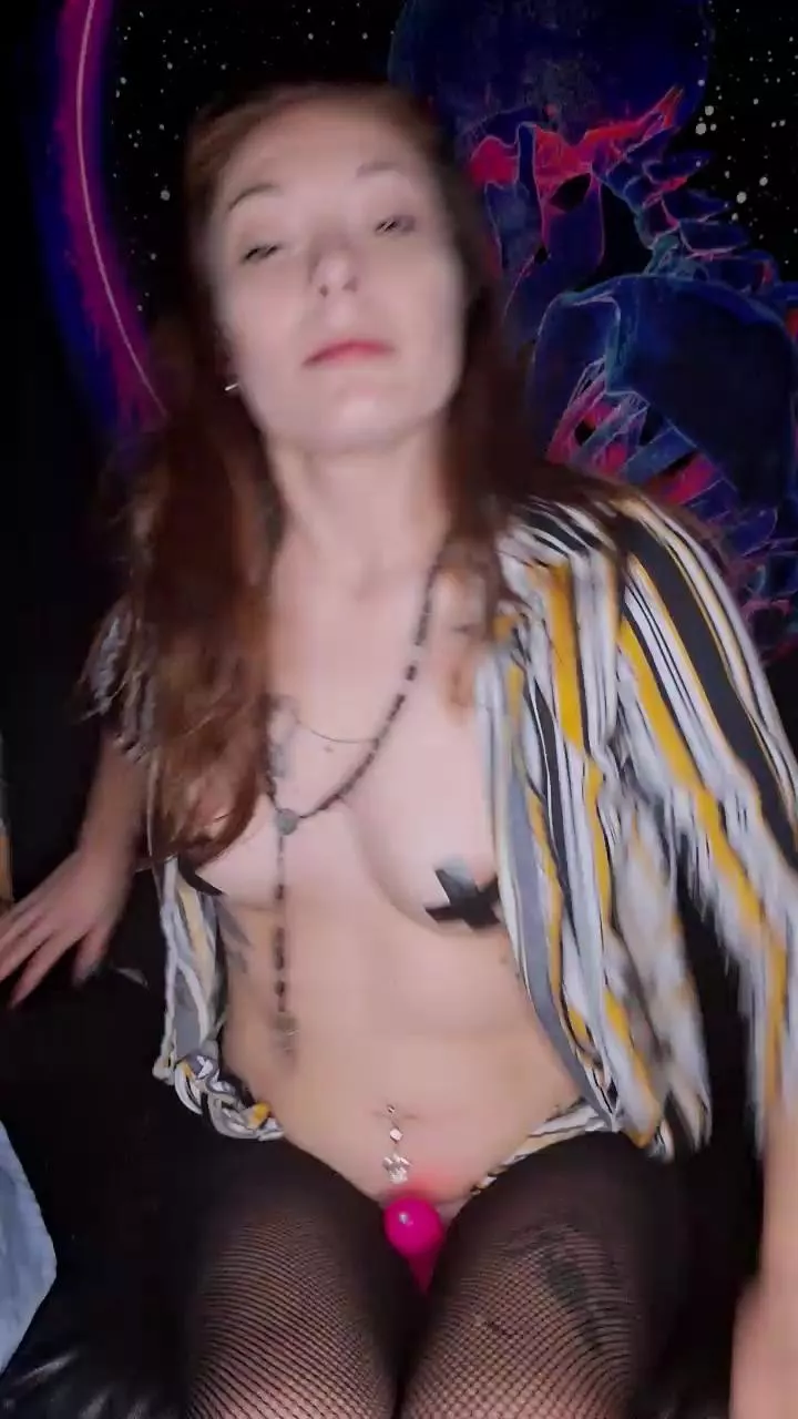 Offline SweetestPinkPea on Cam4