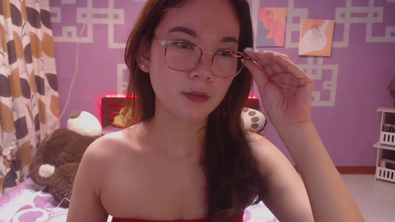 Offline SweetLilah on Cam4