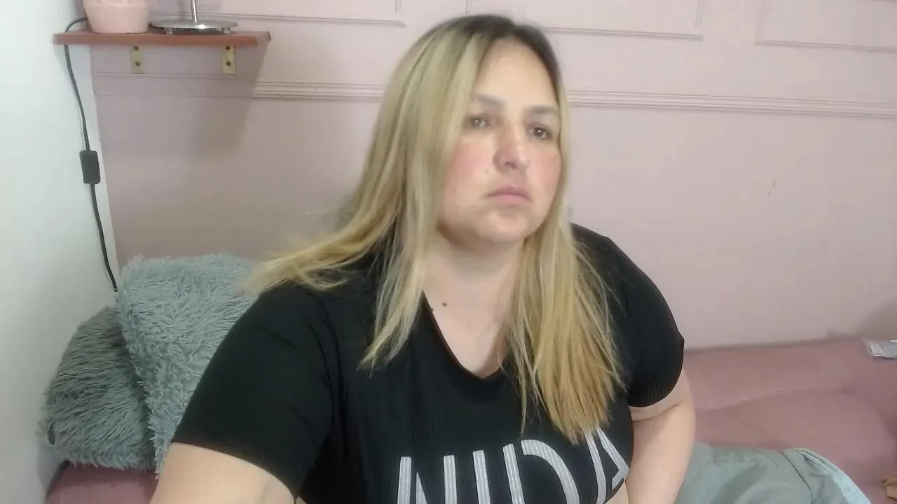 Offline SweetRouse__ on Cam4