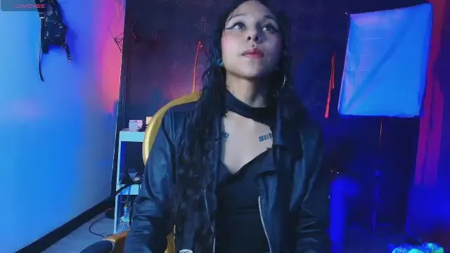 Offline Sweett_pleasure on Cam4