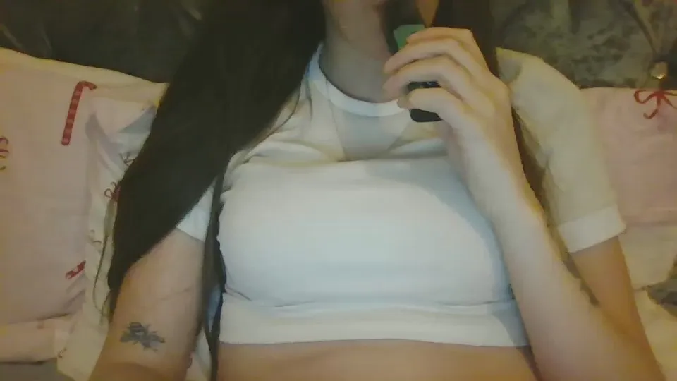 Offline SweetTinyAnniex on Cam4