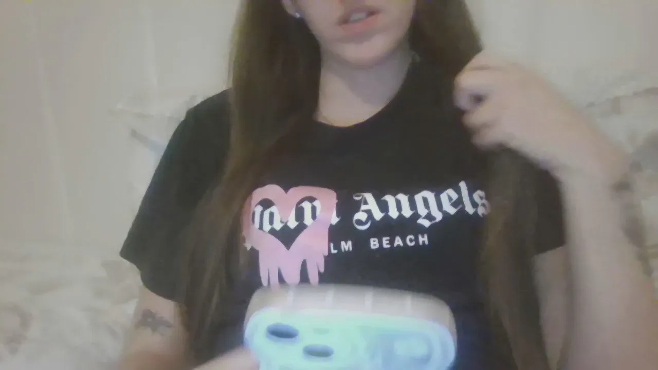 Offline SweetTinyAnniex on Cam4