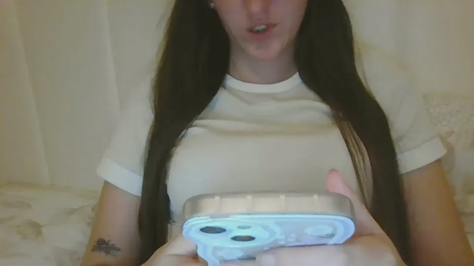 Offline SweetTinyAnniex on Cam4