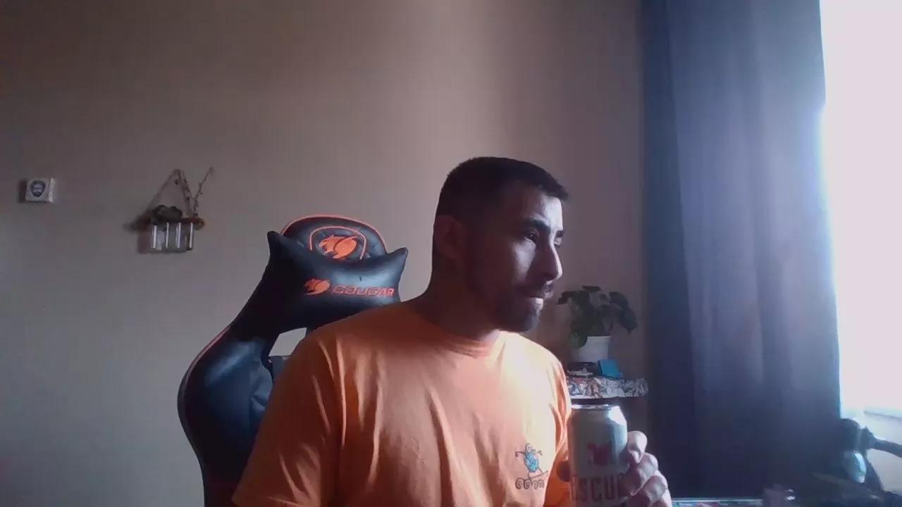 T0T0M0NCHILER0 from Cam4