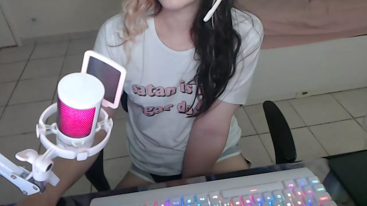 Offline T_egirl on Cam4