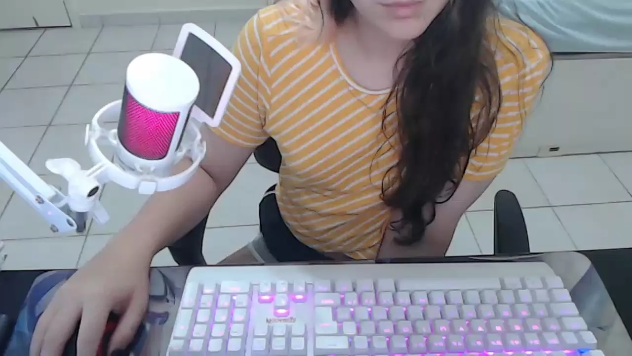 Offline T_egirl on Cam4