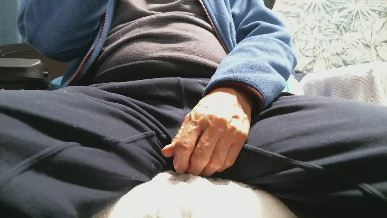 Offline takeshi6422 on Cam4