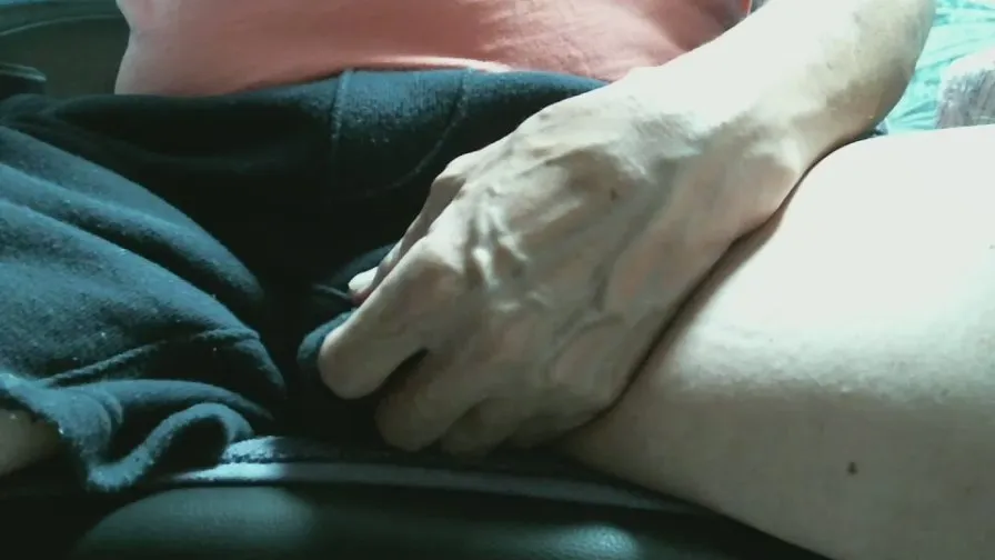 Offline takeshi6422 on Cam4