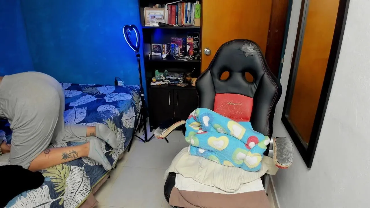 Offline tangerine_7 on Cam4