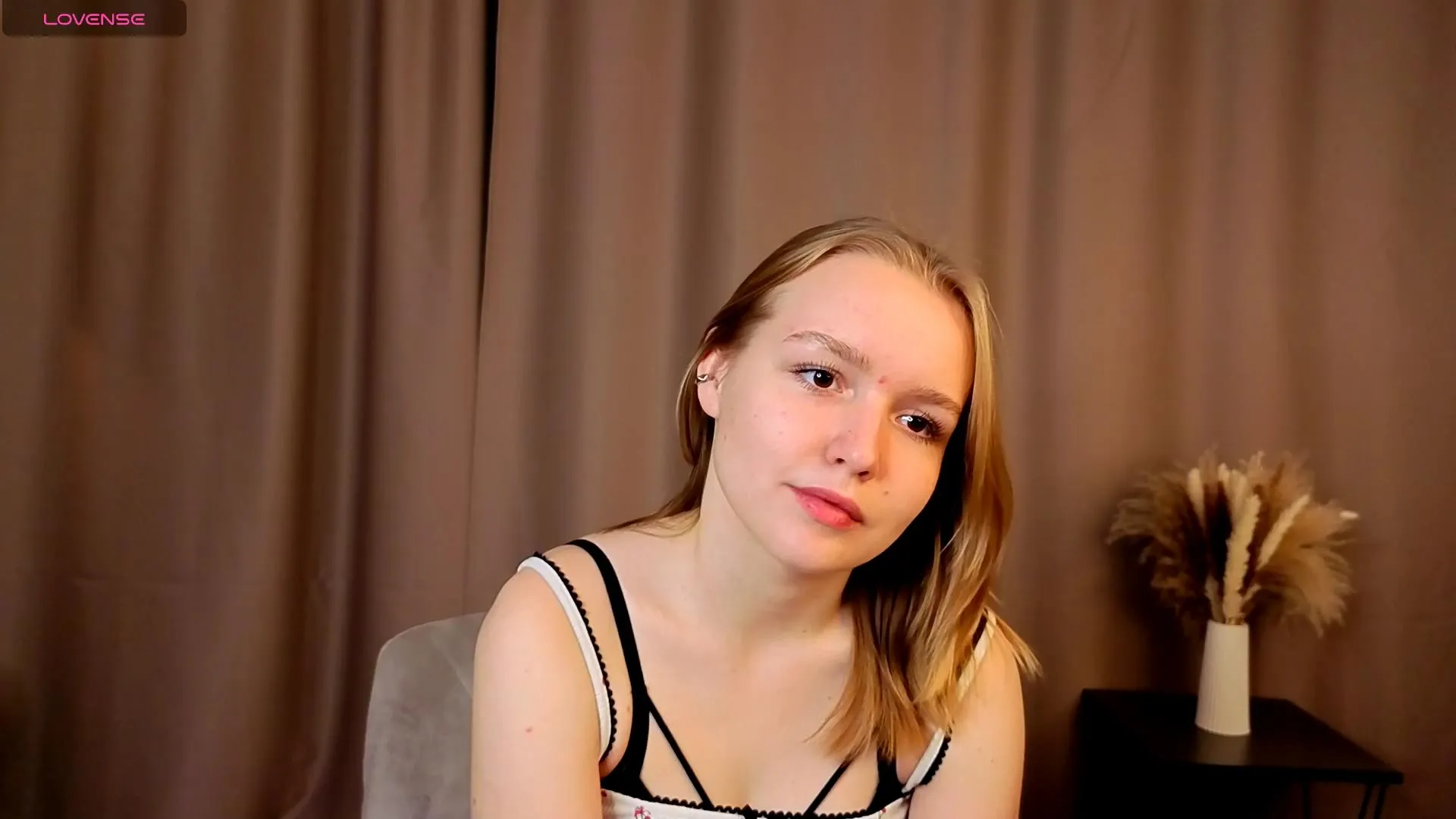 Offline TawannaRish on Cam4