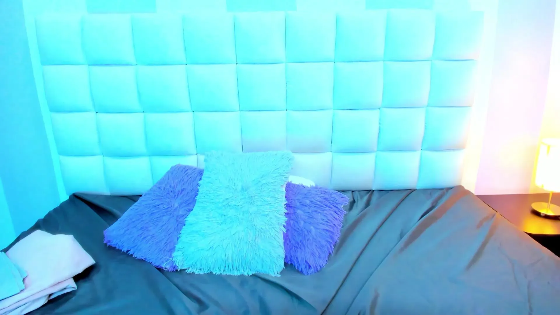 Offline teresasroom_ on Cam4