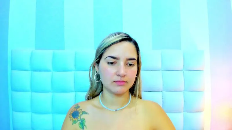 Offline teresasroom_ on Cam4