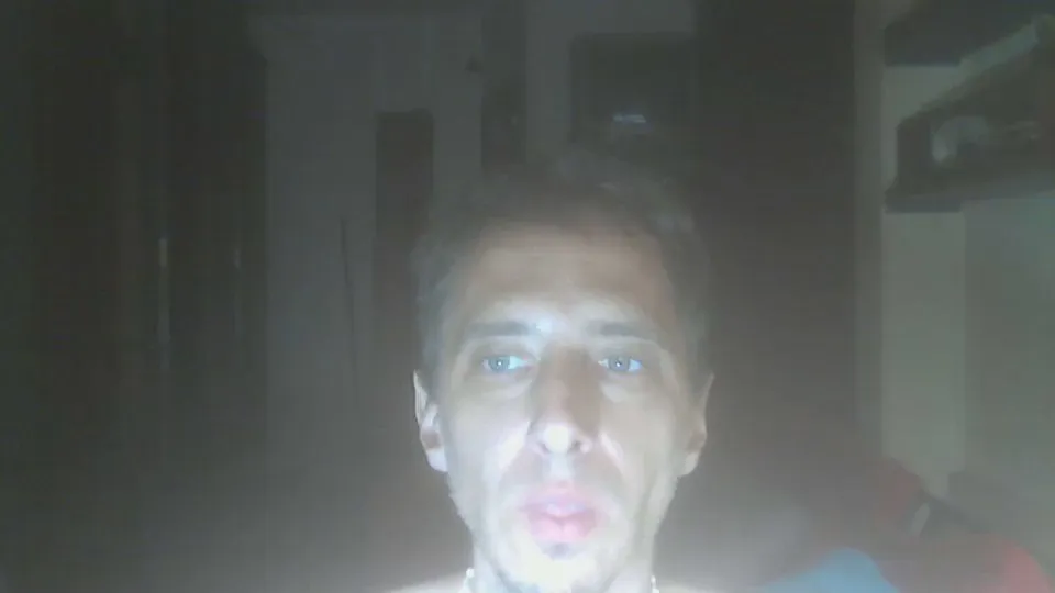 Offline Tevuelolacabeza on Cam4