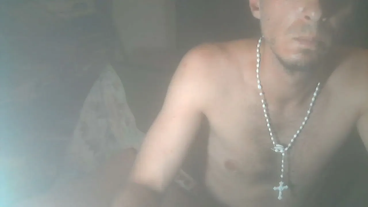 Offline Tevuelolacabeza on Cam4