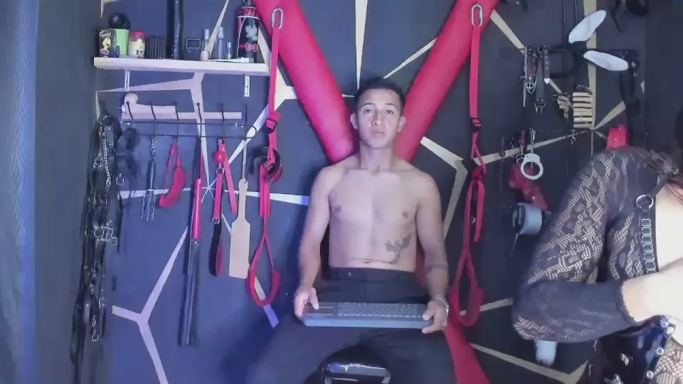 Offline The_BDSM_King on Cam4