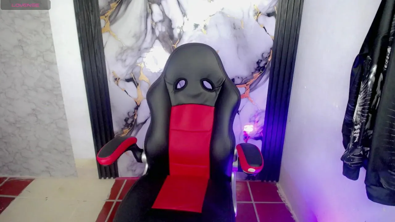 Offline the_latin_boy02 on Cam4