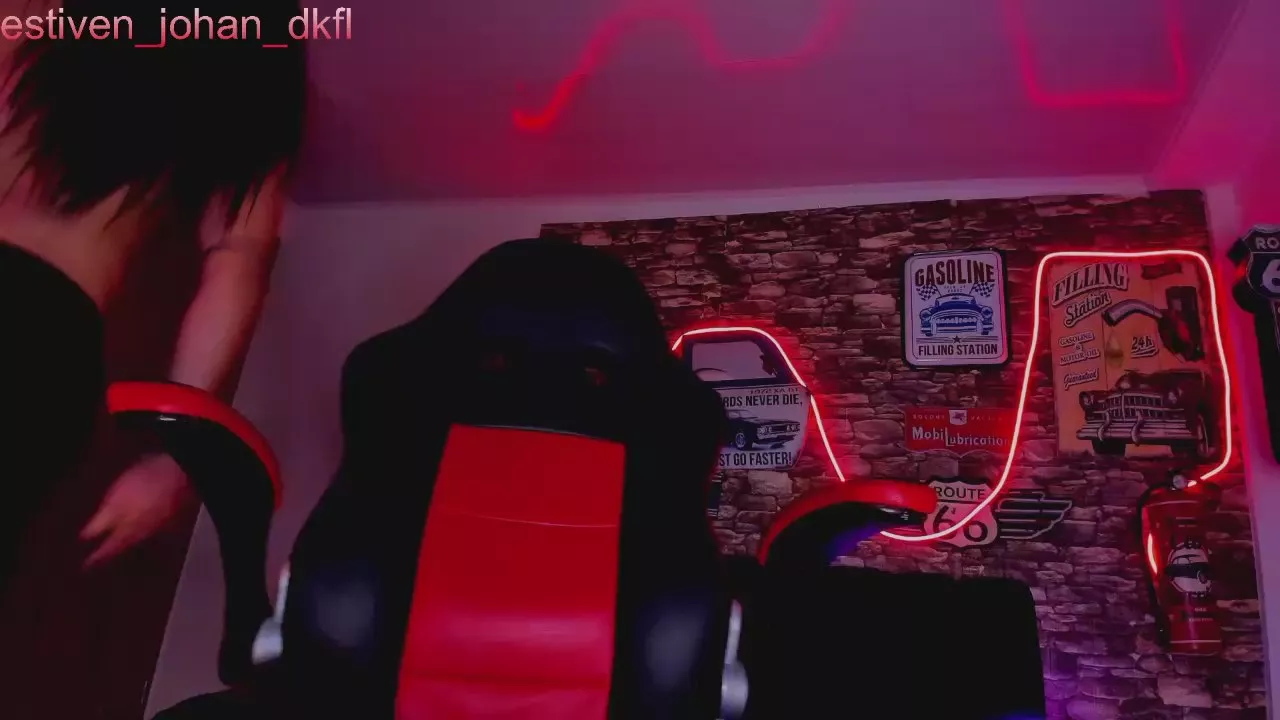 Offline thebeastmaster on Cam4