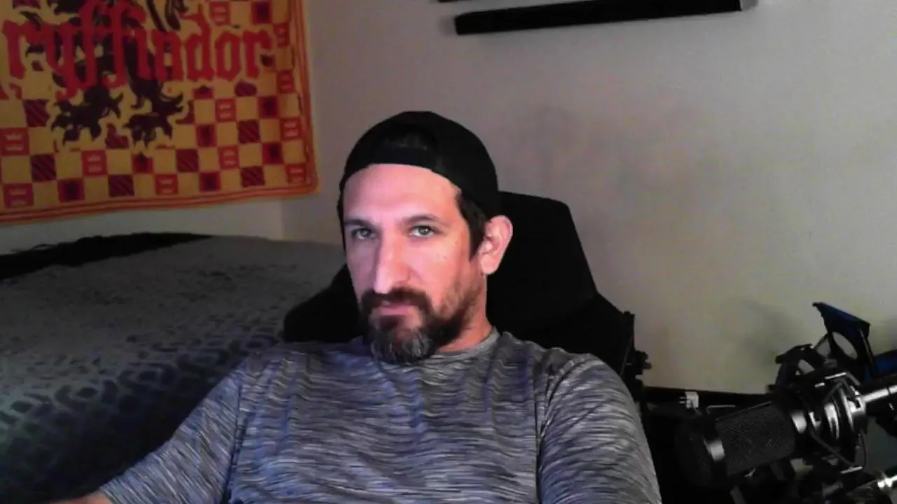 Offline TheDevilPup75 on Cam4