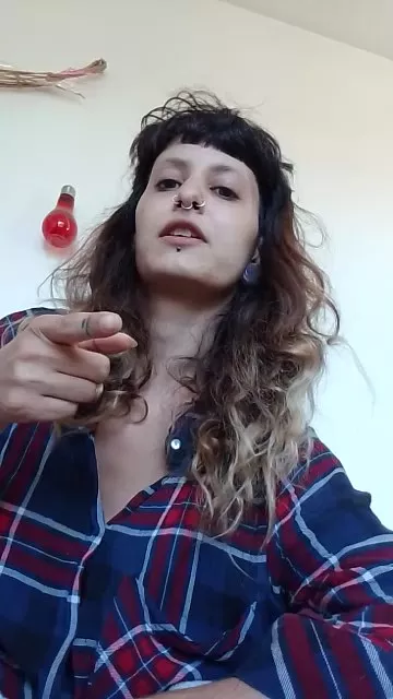 Offline theWitch696 on Cam4