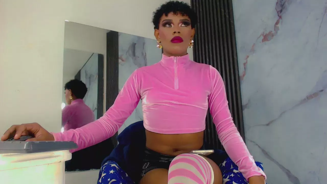 Freechat ThiaraVarannes on Cam4