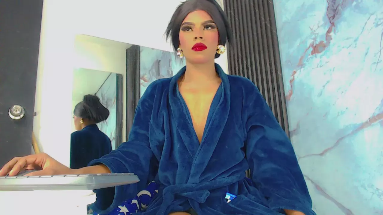 Freechat ThiaraVarannes on Cam4