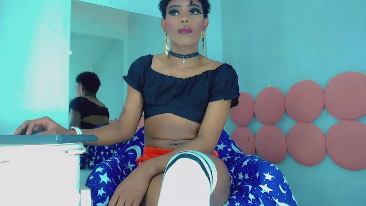 Freechat ThiaraVarannes on Cam4