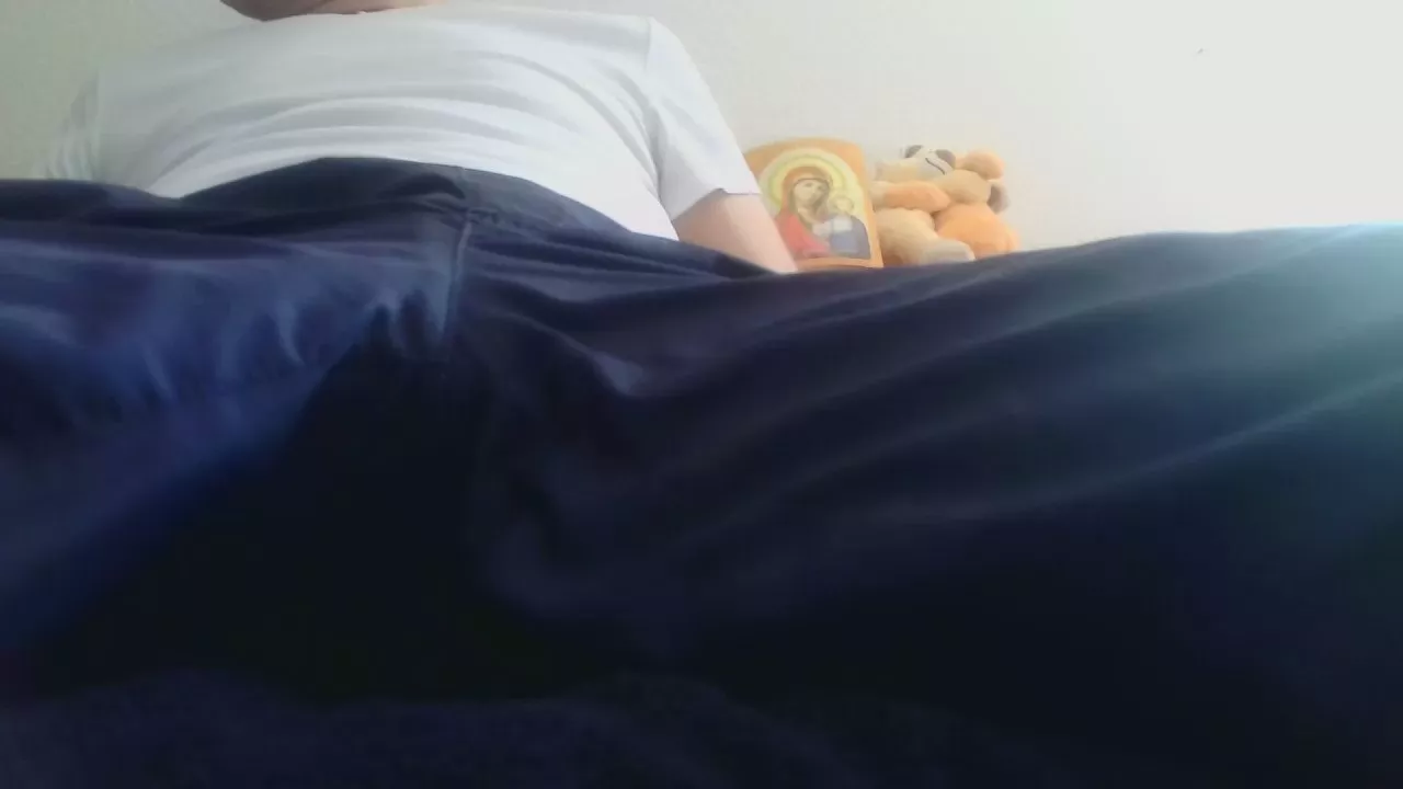 Offline thom8 on Cam4