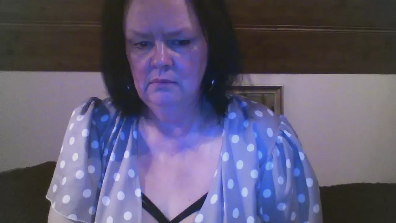 Offline TiffanyMilf on Cam4