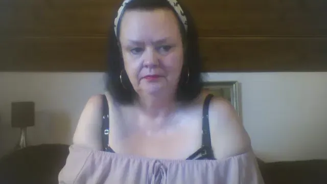 Offline TiffanyMilf on Cam4
