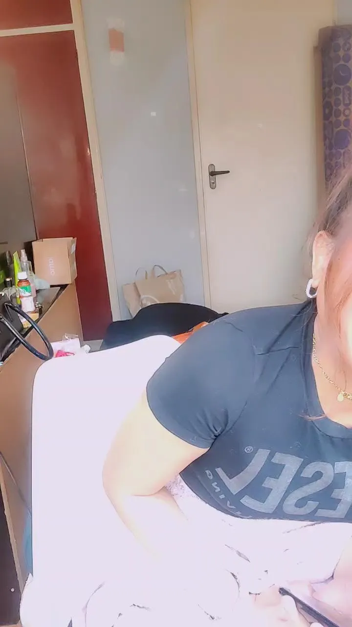 Freechat Tikie4u on Cam4