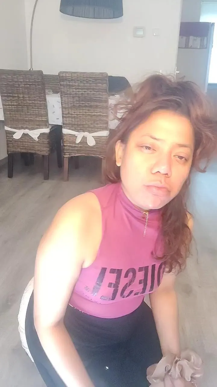 Freechat Tikie4u on Cam4