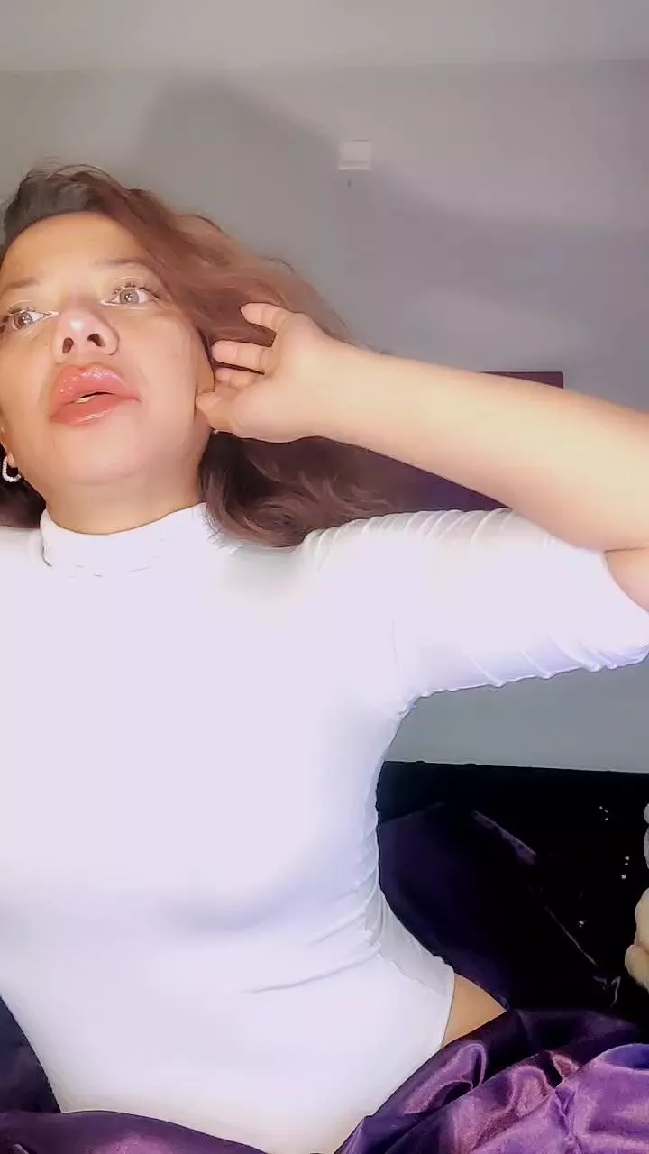 Freechat Tikie4u on Cam4