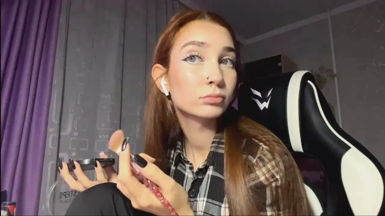 Offline TinaPowlen on Cam4