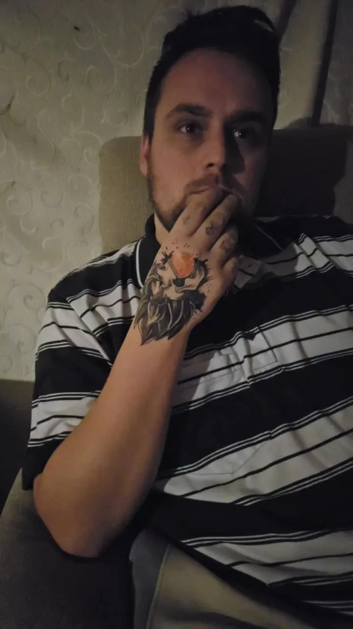 Offline TinderSwindler on Cam4