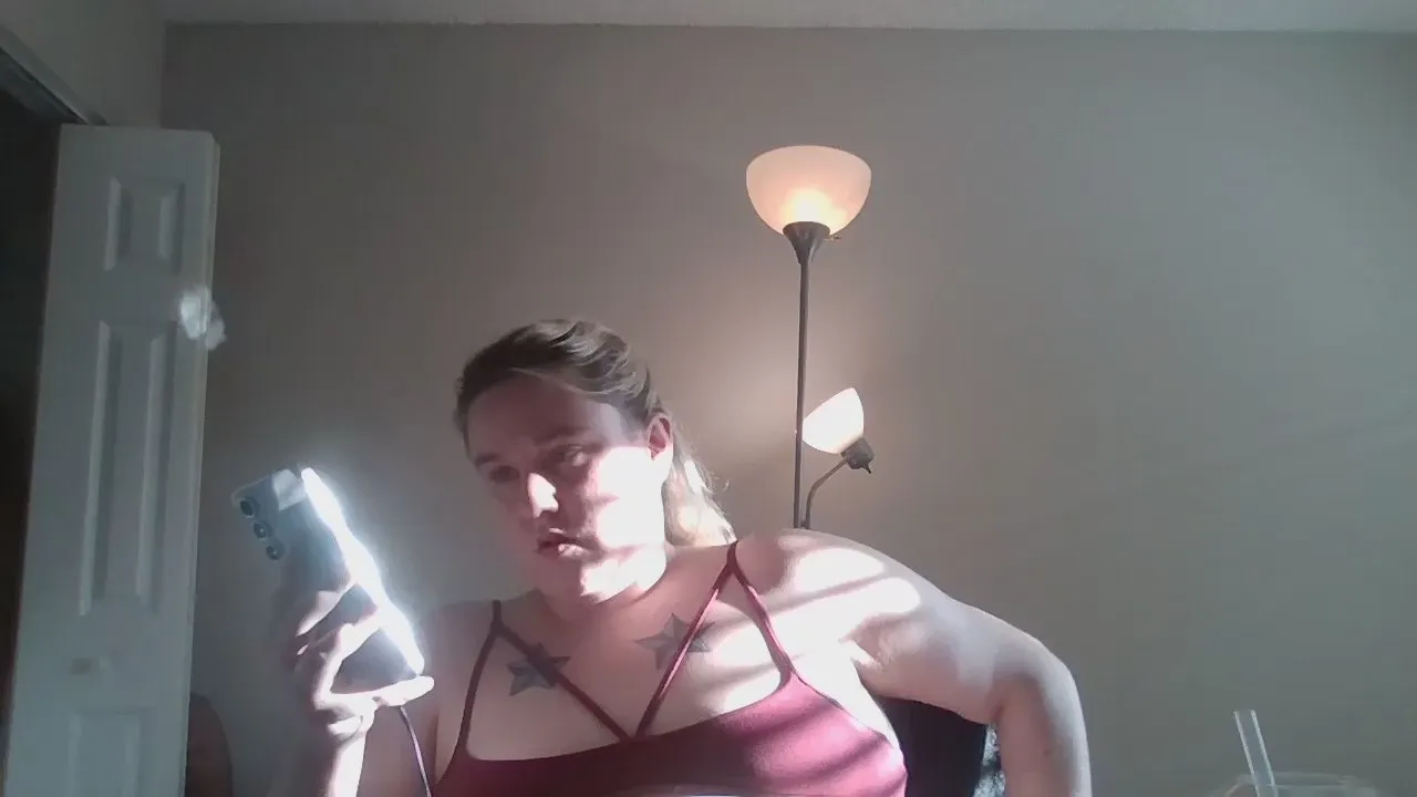 Offline TokerQueen25 on Cam4