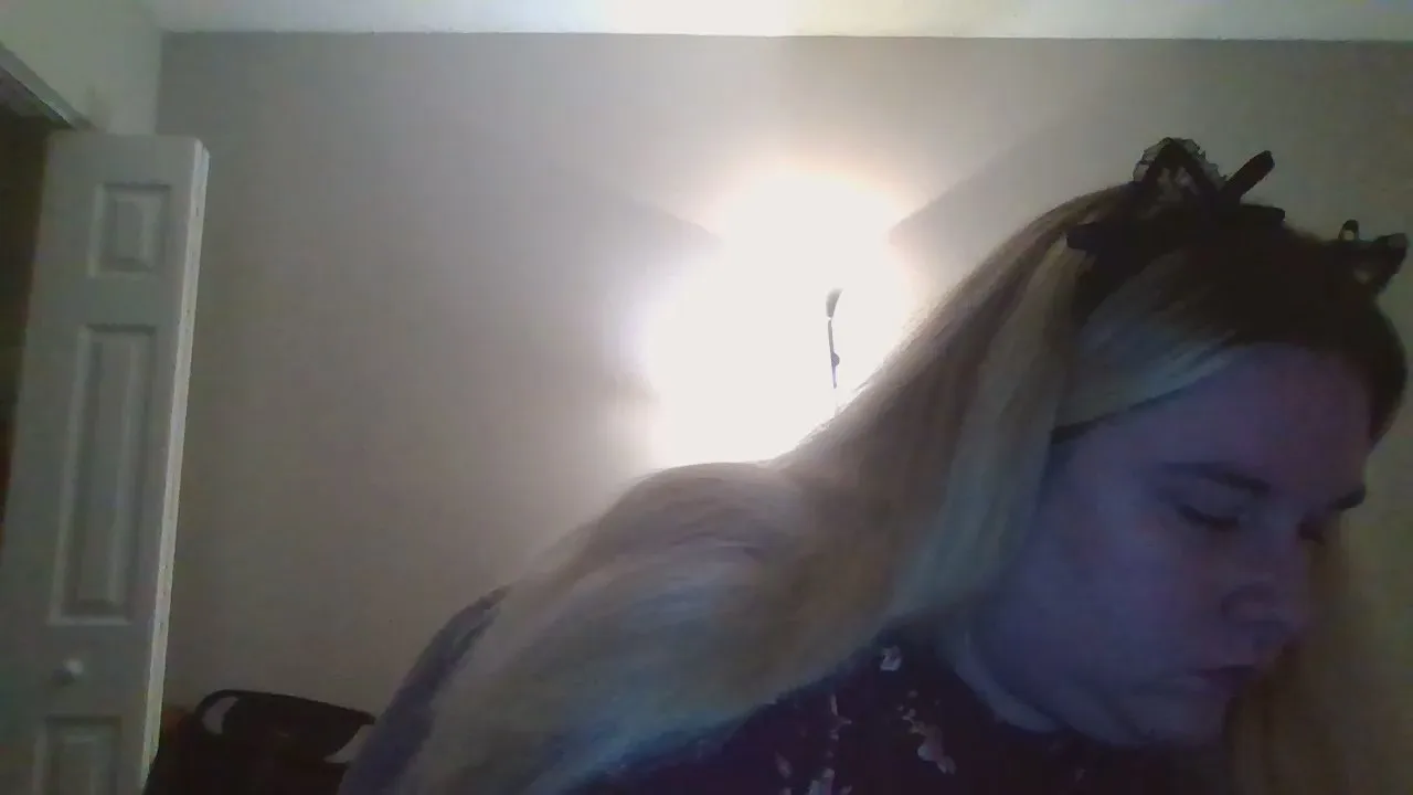 Offline TokerQueen25 on Cam4