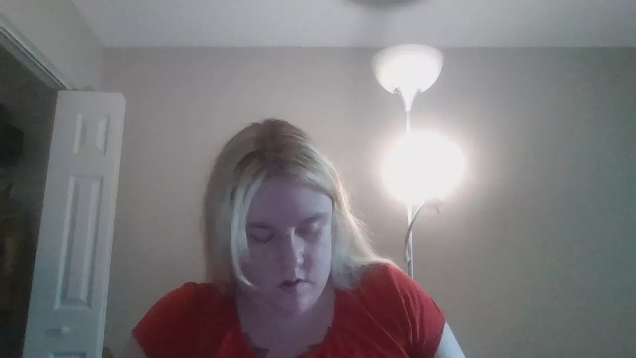 Offline TokerQueen25 on Cam4