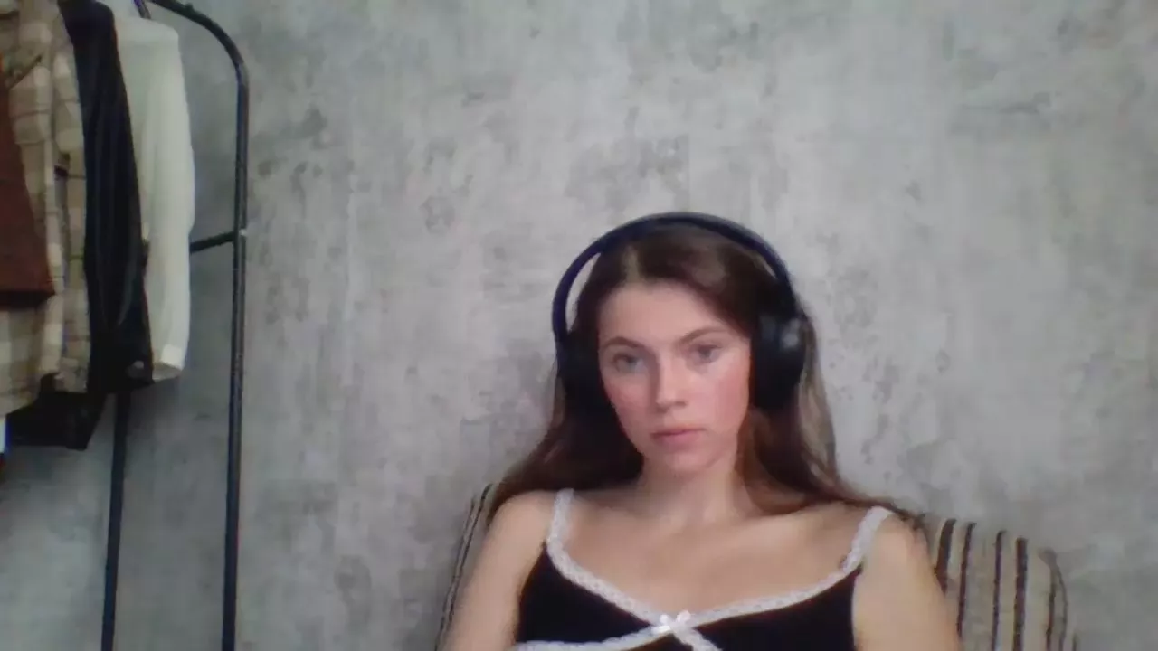 Offline TonyaNatiello on Cam4