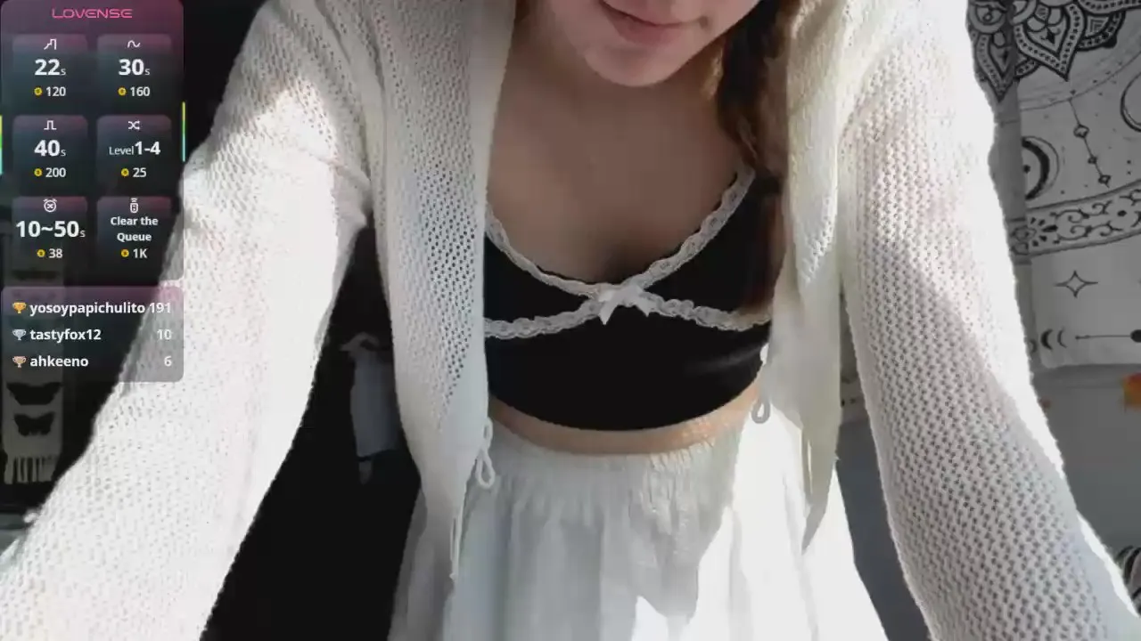 Offline TonyaNatiello on Cam4